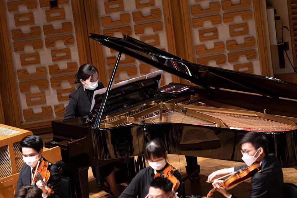 Anna Tse at the piano